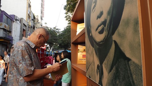 Đường sách 2014: Ấn tượng Đại tướng và biển đảo - ảnh 8