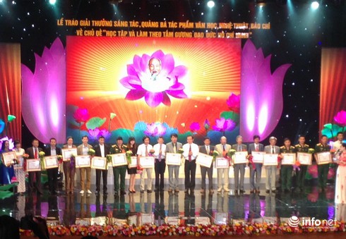 238 giải thưởng cho các sáng tác về chủ đề học tập tấm gương Hồ Chí Minh - ảnh 1