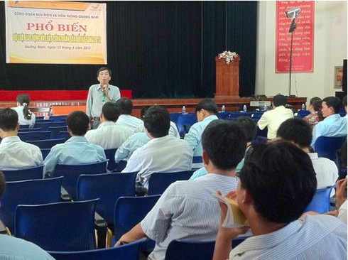 Công đoàn đơn vị SNCL phải phổ biến pháp luật cho người lao động - ảnh 1