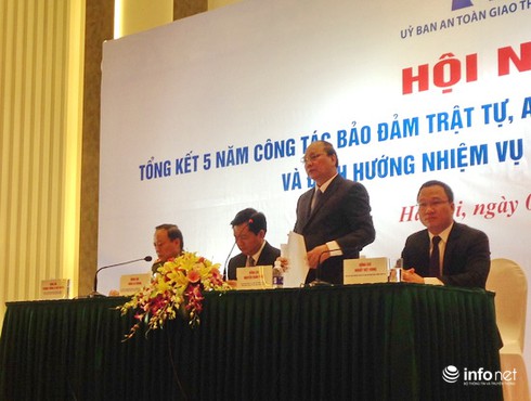 Phó Thủ tướng Nguyễn Xuân Phúc: Cần ứng dụng KHCN để đảm bảo ATGT - ảnh 1