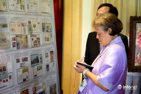 Đại sứ Việt Nam tặng Công chúa Thái Lan khung tranh tem độc đáo - ảnh 1