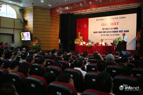 Thủ tướng Nguyễn Xuân Phúc: Phải có cuộc cách mạng mới trong nghề báo - ảnh 2