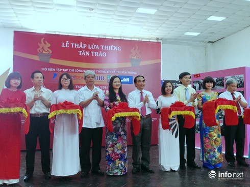 Lễ thắp lửa thiêng và Triển lãm ảnh chào mừng ngày Quốc khánh 2/9 - ảnh 2