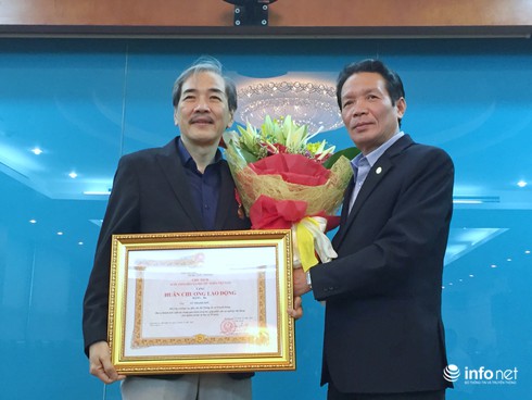 Phó Cục trưởng Cục Báo chí Vũ Thanh Sơn nhận Huân chương Lao động hạng Ba - ảnh 1