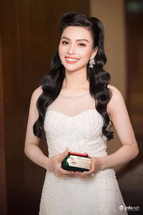 Huyền Sâm đọ sắc cùng