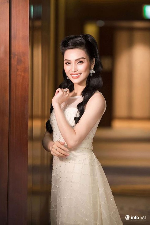 Huyền Sâm đọ sắc cùng