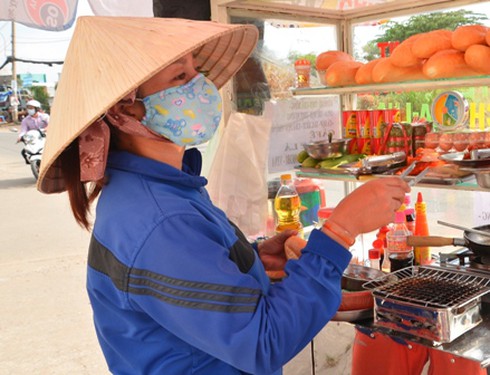 Những số phận mưu sinh đáng thương sau vụ cháy bãi giữ xe - ảnh 4