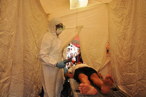 Cận cảnh diễn tập phòng chống và ứng phó dịch Ebola - ảnh 6