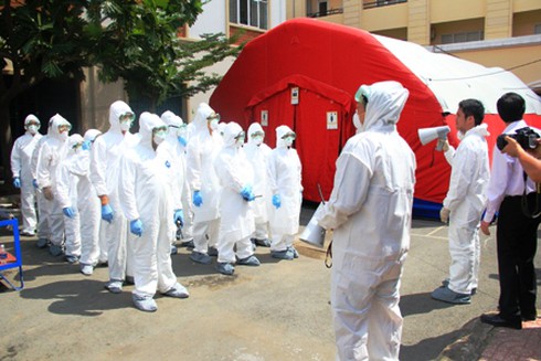 Cận cảnh diễn tập phòng chống và ứng phó dịch Ebola - ảnh 3