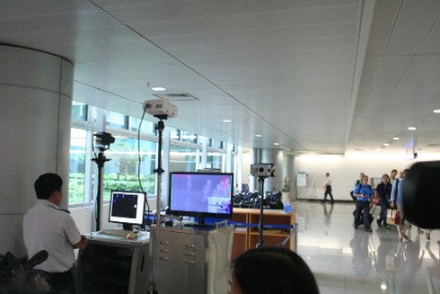 Hai hành khách đến từ tâm dịch Ebola đã hết sốt - ảnh 2