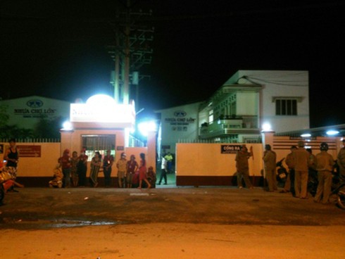 Mâu thuẫn trên bàn nhậu, nam công nhân bị đồng nghiệp đâm chết - ảnh 1