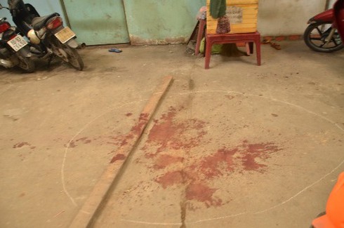 Côn đồ “đại náo” khu trọ, truy sát hai sinh viên - ảnh 1