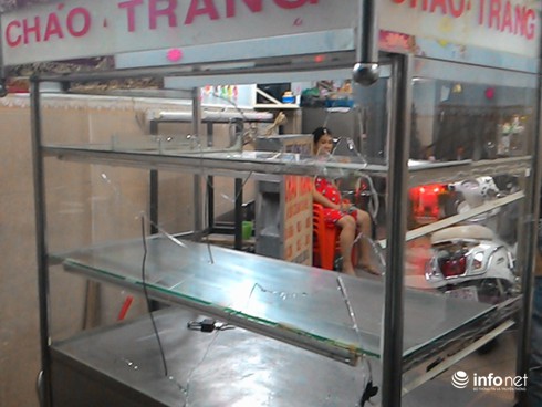 Kinh hoàng vụ hỗn chiến từ nhà đến phòng cấp cứu bệnh viện - ảnh 3