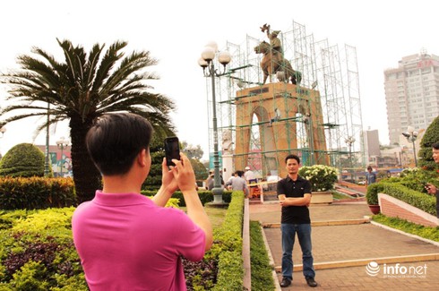 TP.HCM: Phong tỏa, chuẩn bị di dời cụm tượng đài trước chợ Bến Thành - ảnh 3