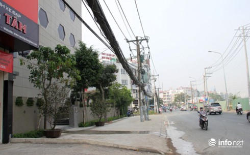 Bị trộm gần 1,5 tỷ đồng khi đậu ô tô lề đường - ảnh 1