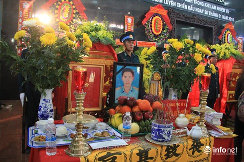 Toàn cảnh Lễ viếng và truy điệu 4 chiến sỹ hi sinh trong vụ UH-1 rơi - ảnh 4