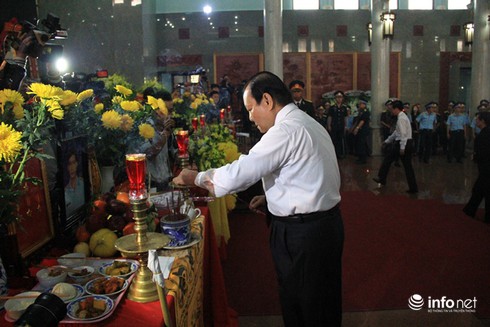 Toàn cảnh Lễ viếng và truy điệu 4 chiến sỹ hi sinh trong vụ UH-1 rơi - ảnh 16