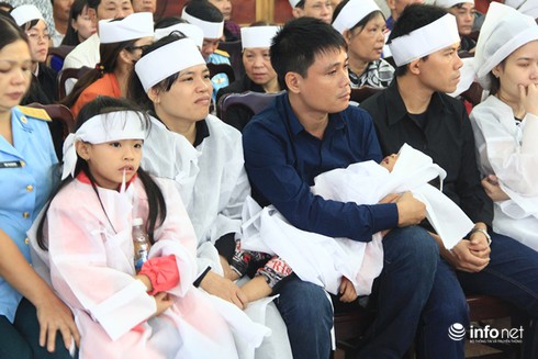 Toàn cảnh Lễ viếng và truy điệu 4 chiến sỹ hi sinh trong vụ UH-1 rơi - ảnh 18