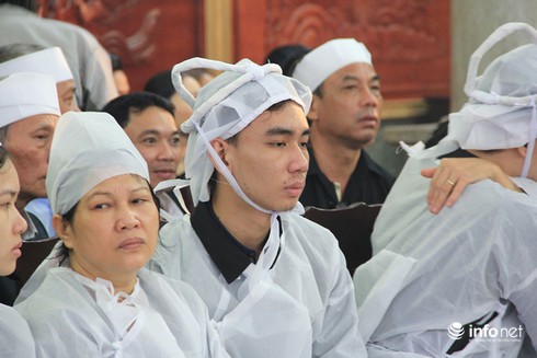 Toàn cảnh Lễ viếng và truy điệu 4 chiến sỹ hi sinh trong vụ UH-1 rơi - ảnh 17