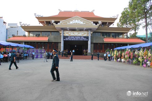 Toàn cảnh Lễ viếng và truy điệu 4 chiến sỹ hi sinh trong vụ UH-1 rơi - ảnh 5