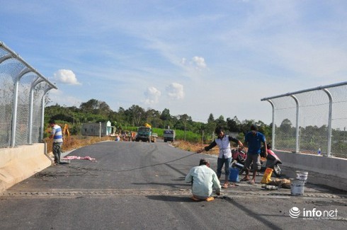 Tất bật cho ngày thông xe cao tốc hơn 900 triệu USD - ảnh 6