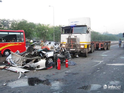 Vụ tai nạn 5 người chết tại TP.HCM: Tốc độ xe đầu kéo chỉ 55km/h? - ảnh 1