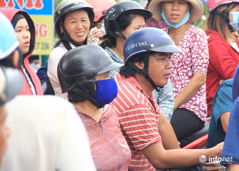 Hai nghi can vụ thảm sát ở Bình Phước diễn lại cách đột nhập nhà nạn nhân - ảnh 10