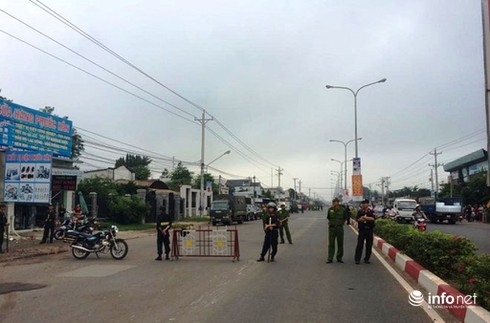 Hai nghi can vụ thảm sát ở Bình Phước diễn lại cách đột nhập nhà nạn nhân - ảnh 3
