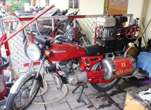 Nhiều xe chữa cháy mini “trùm mền”, người dân Sài Gòn tự chế xe dập lửa - ảnh 4