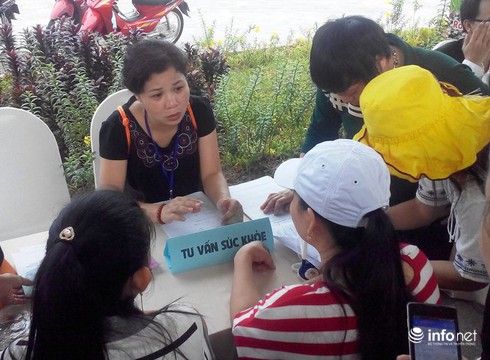 Bình Dương: Hàng ngàn công nhân được tư vấn pháp luật, tâm lý miễn phí - ảnh 2