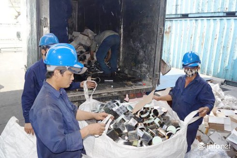 Mỹ phẩm giả tràn ngập thị trường, thiếu nữ lãnh hậu quả - ảnh 2