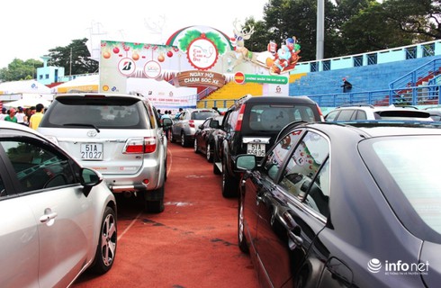 Truyền tải thông điệp “Không nhắn tin khi lái xe” tại Car Care Day 2015 - ảnh 1
