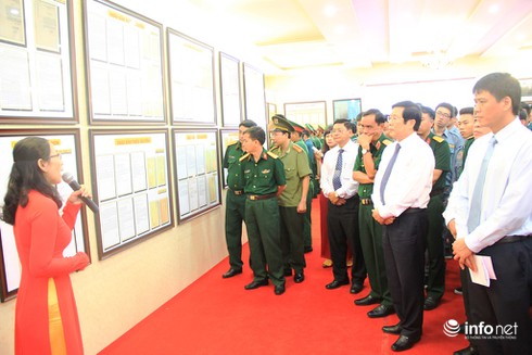 Triển lãm tư liệu, bản đồ Hoàng Sa và Trường Sa tại Bộ Tư lệnh Quân khu 7 - ảnh 8
