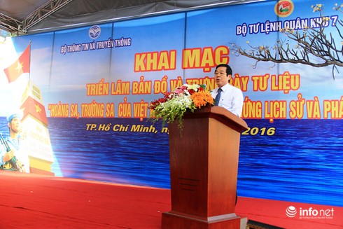 Triển lãm tư liệu, bản đồ Hoàng Sa và Trường Sa tại Bộ Tư lệnh Quân khu 7 - ảnh 1