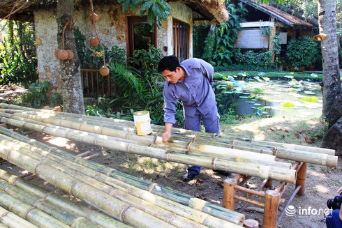 Nghệ nhân gấp rút hoàn thành tiểu cảnh đường hoa Tết Bính Thân - ảnh 9