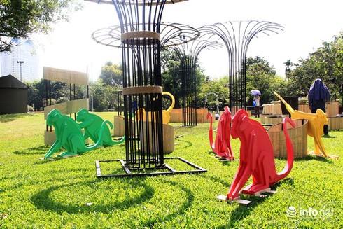 Nghệ nhân gấp rút hoàn thành tiểu cảnh đường hoa Tết Bính Thân - ảnh 16