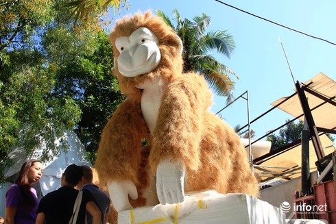 Nghệ nhân gấp rút hoàn thành tiểu cảnh đường hoa Tết Bính Thân - ảnh 4