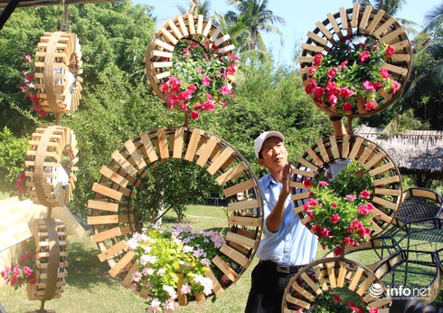 Nghệ nhân gấp rút hoàn thành tiểu cảnh đường hoa Tết Bính Thân - ảnh 6