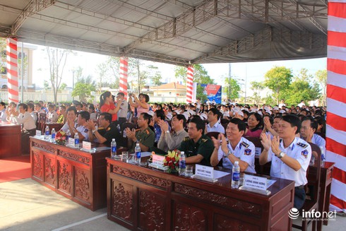 Học sinh say mê với triển lãm bản đồ, tư liệu về Hoàng Sa và Trường Sa - ảnh 6