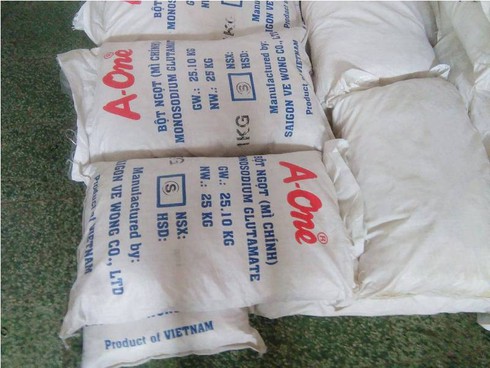 TP.HCM: Tạm giữ 108 tấn bột ngọt Trung Quốc, Thái Lan gắn mác hàng Việt - ảnh 1