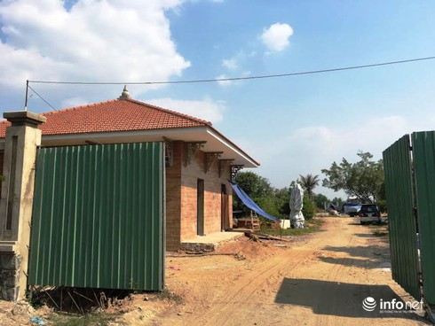 Nghệ sĩ Hoài Linh phủ nhận tin bị phá dỡ nhà thờ tổ sân khấu - ảnh 3