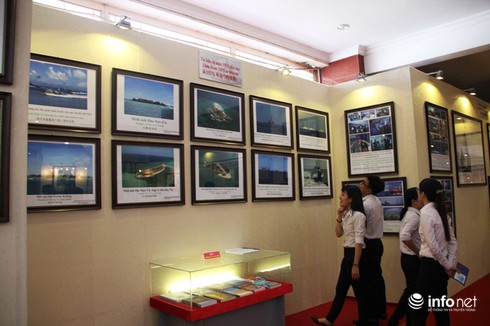 Bản đồ, tư liệu về Hoàng Sa và Trường Sa đến với người dân Bình Dương - ảnh 4