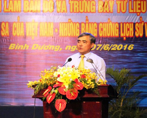 Bản đồ, tư liệu về Hoàng Sa và Trường Sa đến với người dân Bình Dương - ảnh 1