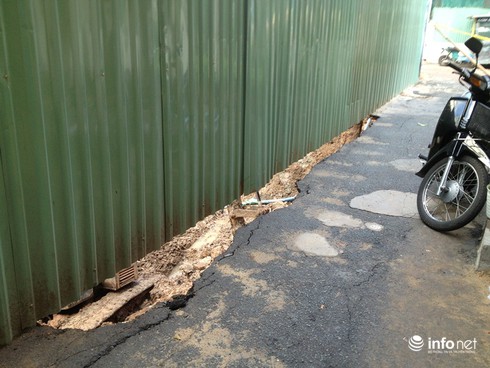 Công trình xây dựng gây sụt lún, hàng chục hộ dân di đời trong đêm - ảnh 2