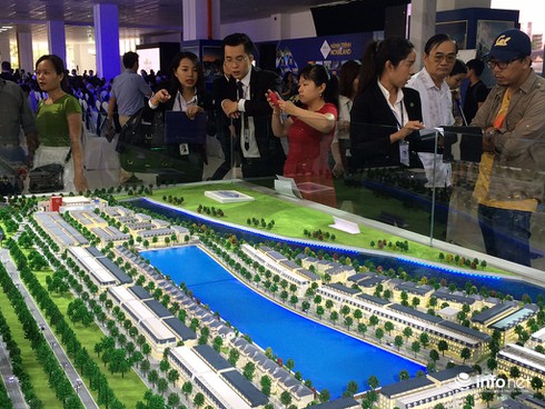 Nhà đất cuối năm: Có nên chờ giá giảm mới