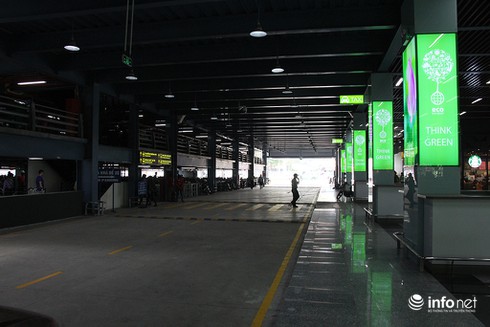 Nhà giữ xe 5 tầng, sức chứa 10.000 xe ở sân bay Tân Sơn Nhất đi vào hoạt động - ảnh 7
