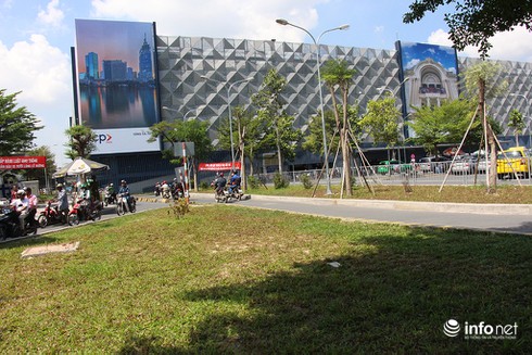 Nhà giữ xe 5 tầng, sức chứa 10.000 xe ở sân bay Tân Sơn Nhất đi vào hoạt động - ảnh 4