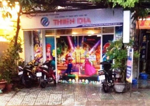 TP.HCM: Đi chơi game, nam thanh niên bị bắn thủng tay - ảnh 1