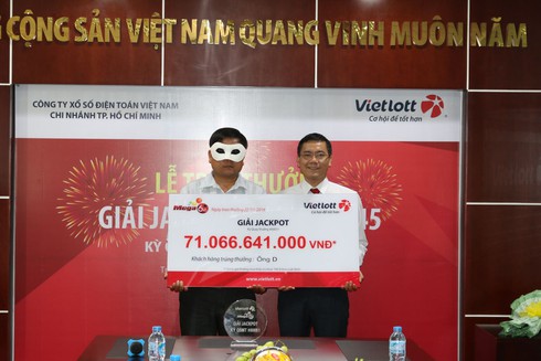 Người trúng giải độc đắc Vietlott 71 tỷ đồng đã nhận giải - ảnh 1