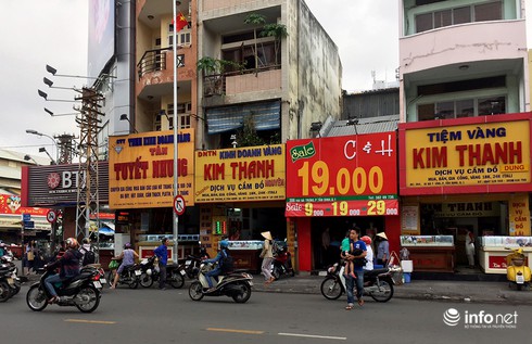 Nhiều tiệm vàng vắng hiu hắt ngày vía thần tài - ảnh 5